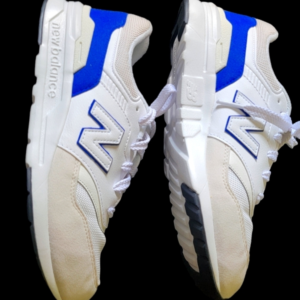 Men/Big Kid Size 7 Moonbeam/Team Royal New Balance 997H.  New Without Tags/Box